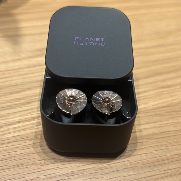 Planet Beyond Earbuds - Picture 2 of 3